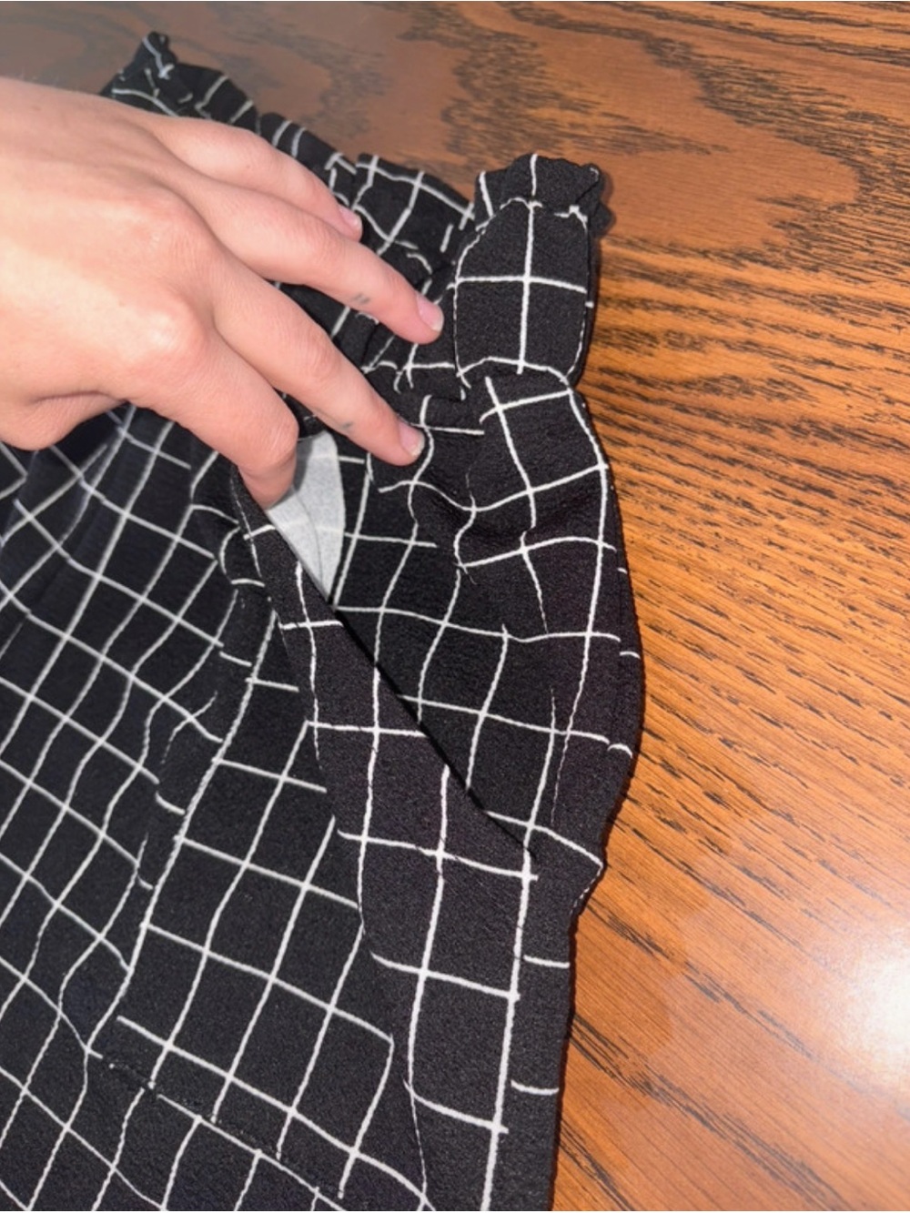 Kore Premium Wear Black White Grid Print Shorts Size M Smocked Waist Tie Belt - Picture 4 of 7